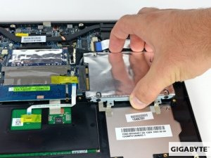 Замена жесткого диска (HDD) на ноутбуках Gigabyte